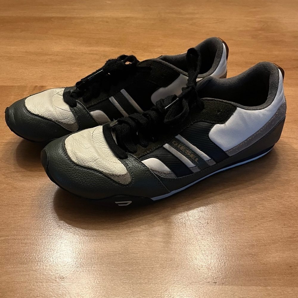 Vintage Diesel “gunner” sneakers with dark-green, black, cream and tan colorway